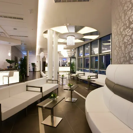 Hotel Cosmopolitan 4*