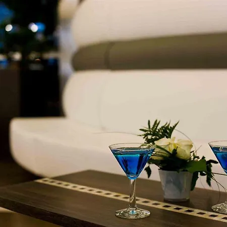Cosmopolitan 4*